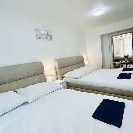 דירה A Newly Renovated The Heart Of *
